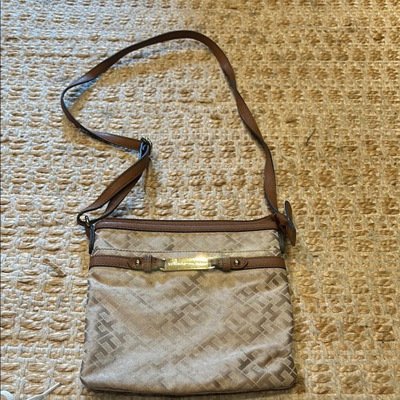 Tommy Hilfiger Geometric Patterned Crossbody Bag - Picture 2 of 7